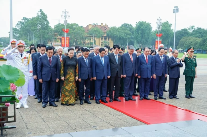 Lãnh đạo Đảng, Nhà nước vào Lăng viếng Bác